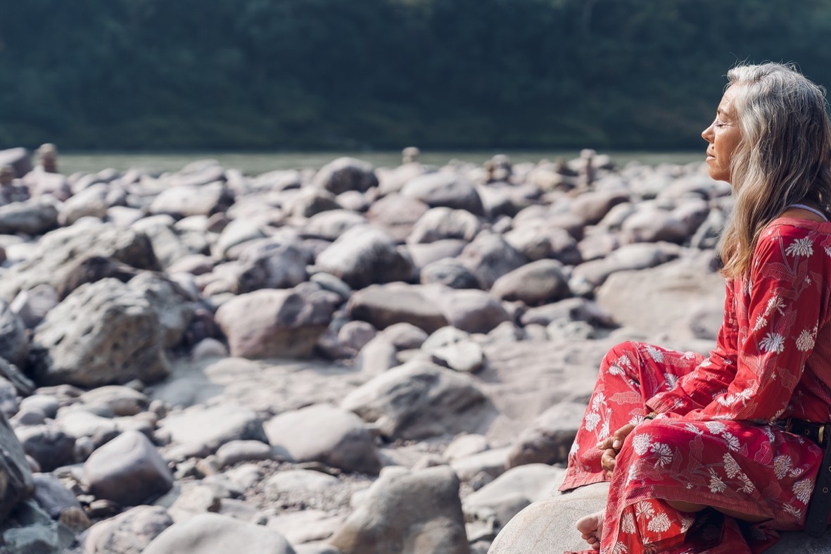 Himalaya yoga retreat on the Ganga